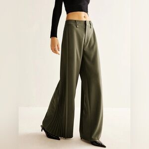NWT Army Green Pleated Wide-Leg Pants